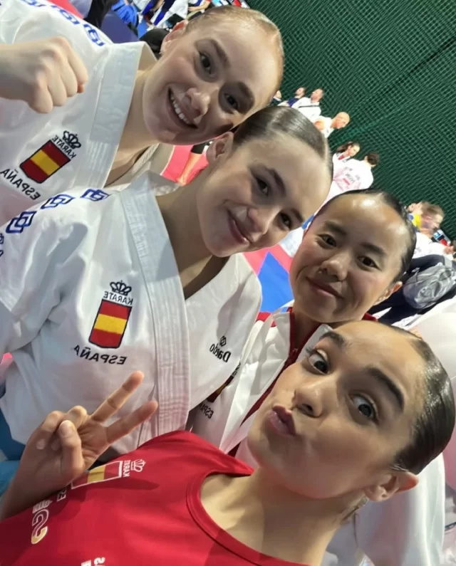 🥋 ¡Sara Tabuenca, profesora de @Ludicosport y miembro del equipo docente de @karateenlaescuela, está en la FINAL del Campeonato de Europa 2025 con el equipo nacional absoluto! 🇪🇸🔥

📅 Domingo 11 de mayo
🕚 11:15h (hora española)
📺 Ver en directo: enlace YouTube en nuestro perfil Instagram

Podréis ver su encuentro por el oro y el resto de finales y bronces.

¡A por todas, Sara! 💪🥇

#Karate #CampeonatoDeEuropa #EquipoNacional #SaraTabuenca #Ludicosport #OrgulloNacional #KarateEspaña #KarateFemenino #FinalEuropea #VamosSara #KarateChampionship #DeporteEscolar #PasiónPorElKarate #DirectoYouTube #KarateEnVivo