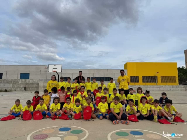 ¡Seguimos con nuestras exhibiciones de fin de curso! ⚽🏀🎭🎨🩰🥋

Durante la semana hemos continuado con las exhibiciones en el colegio Soledad Puértolas, donde nuestr@s alumn@s siguen brillando con todo lo aprendido a lo largo del curso.

Llenos de ilusión, alumn@s y profes demuestran su talento con arte, energía y muchísima pasión.

¡Muchas gracias por acompañarnos un año más y por formar parte de esta gran aventura educativa! 🚀

@ampapiratasv4 @peak.english.zaragoza
@cromdeveloper @datchball

#Extraescolares #Deporte #Arte #Idiomas #Tecnología #Animación #Exhibición #Festival #Torneos #FiestaFinal #EducaciónConPasión